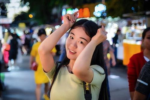 娱乐吃瓜酱娜娜摆摊,娱乐吃瓜酱的市井生活